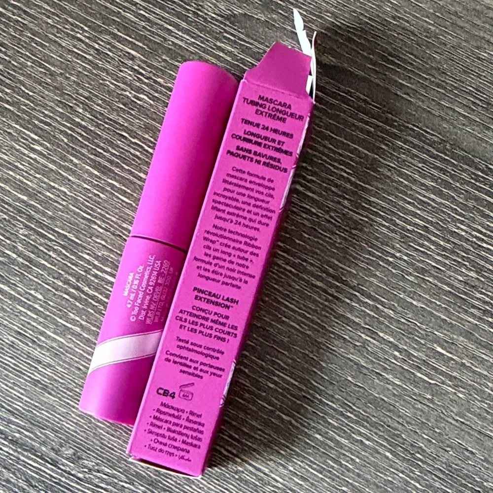 ❤️$9 NWT Too Faced Ribbon Wrapped Lash Extreme Length Tubing Mascara